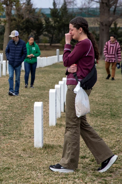 Young lady moved to tears at Arlington National Cemetery