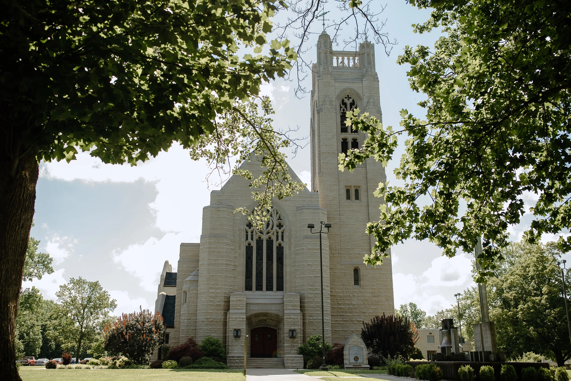 Williams Memorial Chapel at College of the Ozarks is an outstanding example of neo-Gothic architecture.