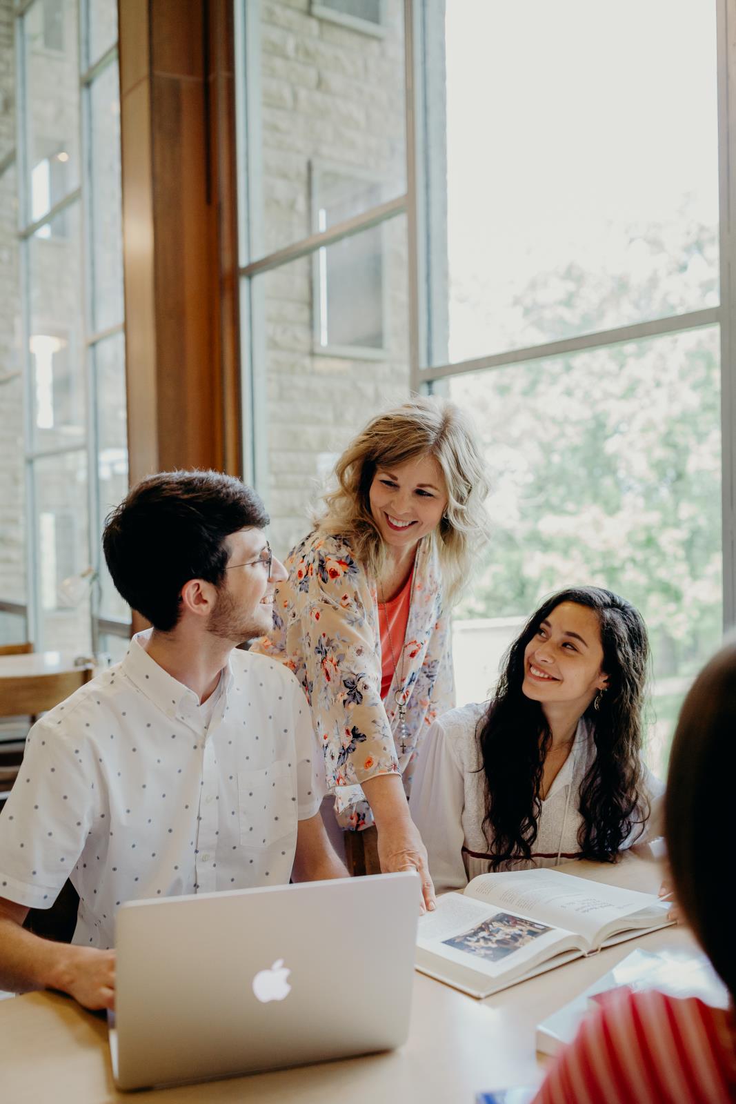 Students using the writing center