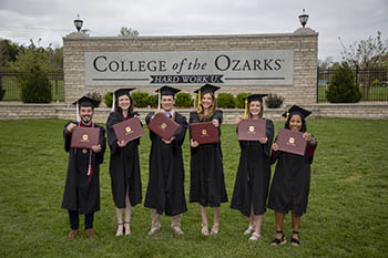 College of the Ozarks to hold Commencement Ceremony Saturday, May 6
